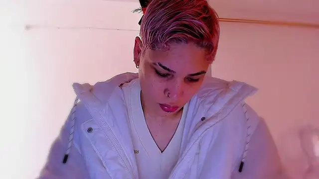 Charlee pink online show from 12-20-25, 04:03