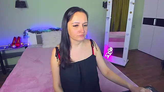 Snapshot of AngellLika chatting on 12-06-24, 12:05 AngellLika online show from 12-06-24, 12:05