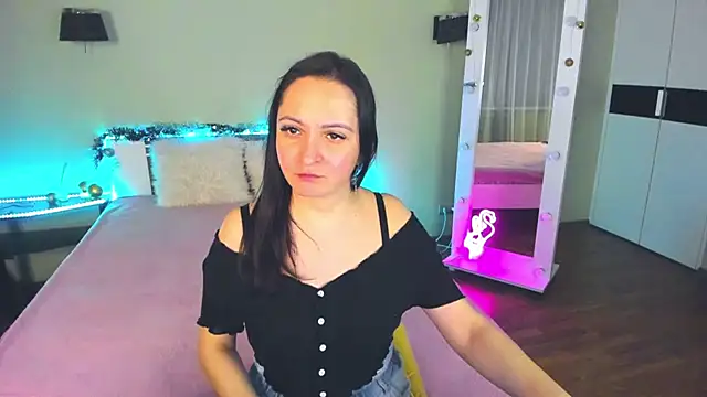 Snapshot of AngellLika chatting on 12-22-24, 04:17 AngellLika online show from 12-22-24, 04:17