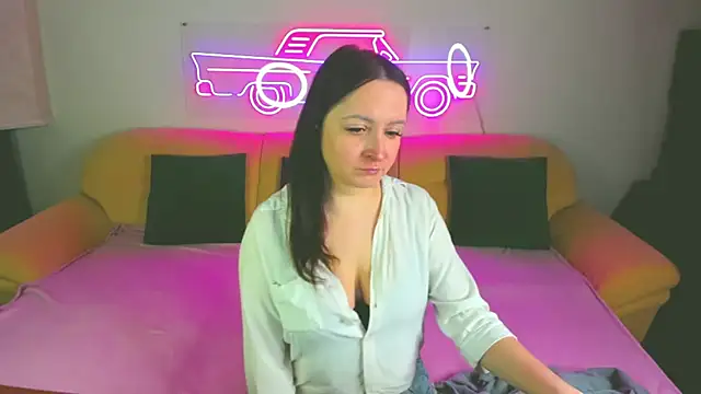 Snapshot of AngellLika chatting on 03-19-25, 04:55 AngellLika online show from 03-19-25, 04:55