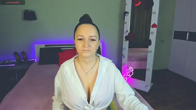 Snapshot of AngellLika chatting on 11-16-25, 05:13 AngellLika online show from 11-16-25, 05:13