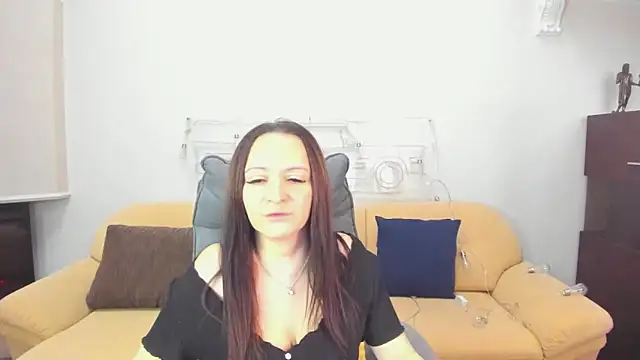 Snapshot of AngellLika chatting on 12-19-25, 10:00 AngellLika online show from 12-19-25, 10:00