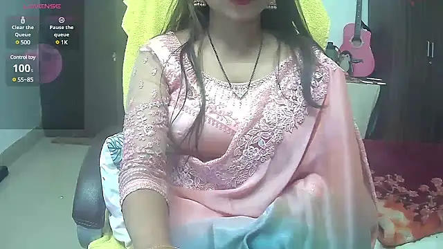 Snapshot of Cute-Tara chatting on 03-05-25, 02:01 Cute-Tara online show from 03-05-25, 02:01