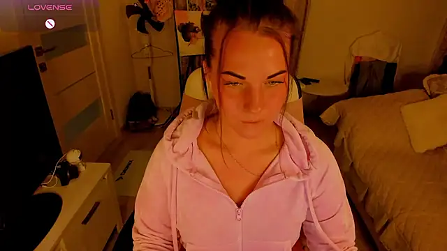 Snapshot of masha19981 chatting on 10-13-25, 06:52 masha19981 online show from 10-13-25, 06:52