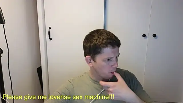 BigL0ve online show from 05-08-26, 02:44