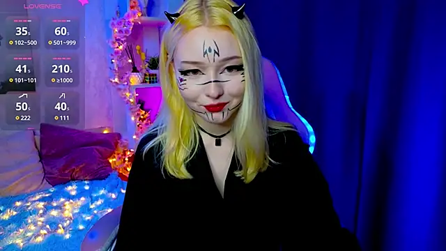 Snapshot of ElswythCovil chatting on 03-15-25, 04:02 ElswythCovil online show from 03-15-25, 04:02