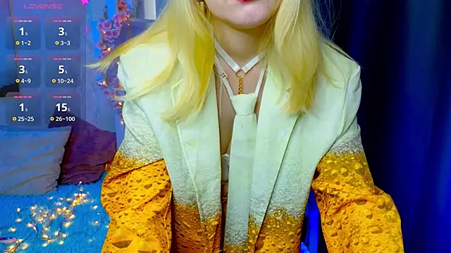 Snapshot of ElswythCovil chatting on 03-16-25, 04:09 ElswythCovil online show from 03-16-25, 04:09