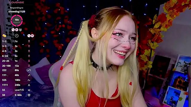 Snapshot of ElswythCovil chatting on 10-19-25, 04:02 ElswythCovil online show from 10-19-25, 04:02