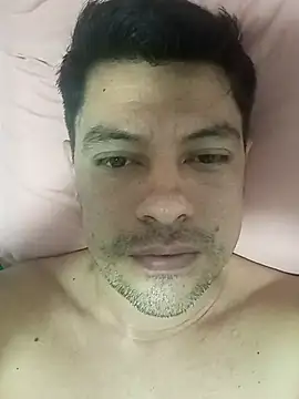 Snapshot of juiba1004 chatting on 10-19-25, 04:46 juiba1004 online show from 10-19-25, 04:46