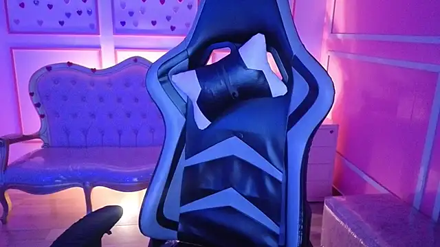 ailen t online show from 11-05-25, 02:44