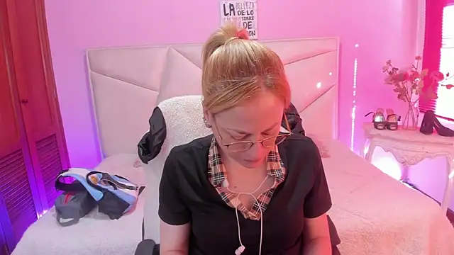 Snapshot of SammySanders chatting on 03-01-26, 01:02 SammySanders online show from 03-01-26, 01:02