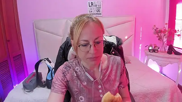 Snapshot of SammySanders chatting on 03-02-26, 01:07 SammySanders online show from 03-02-26, 01:07