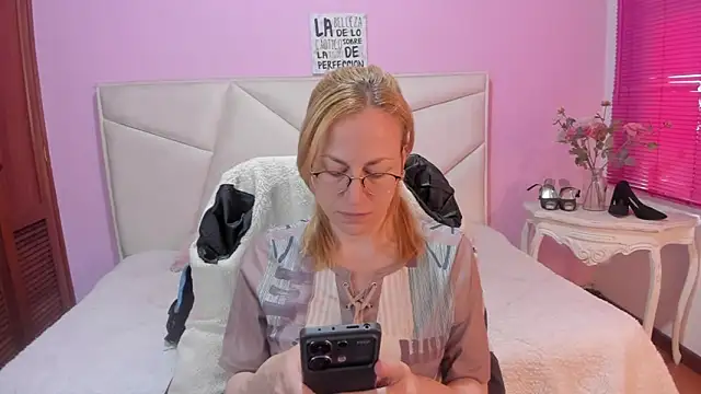 Snapshot of SammySanders chatting on 03-06-26, 12:12 SammySanders online show from 03-06-26, 12:12