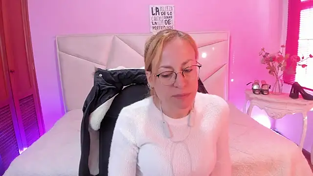 Snapshot of SammySanders chatting on 03-09-26, 12:42 SammySanders online show from 03-09-26, 12:42