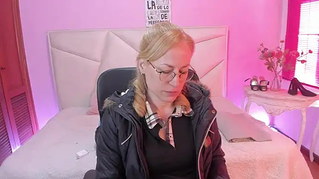 Snapshot of SammySanders chatting on 03-20-26, 12:32 SammySanders online show from 03-20-26, 12:32