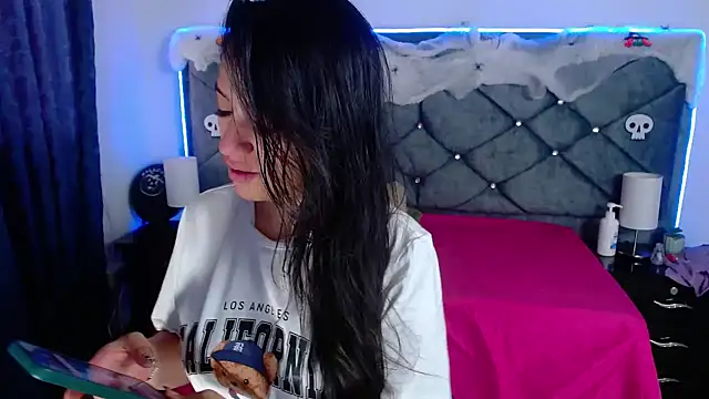 Julietacollins06 online show from 10-24-25, 12:23