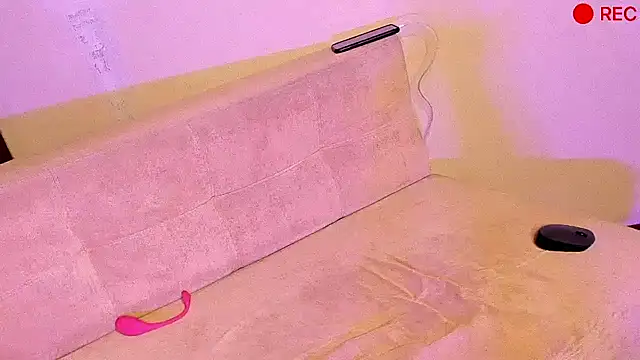 Nicholasrodrii online show from 12-14-24, 04:45