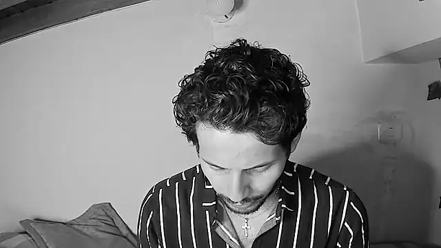 Nicholasrodrii online show from 06-14-26, 12:19