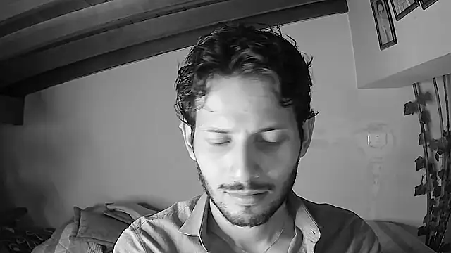Nicholasrodrii online show from 06-15-26, 09:50