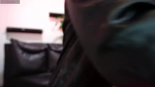 Snapshot of amy_fox2 chatting on 03-06-26, 02:02 amy fox2 online show from 03-06-26, 02:02