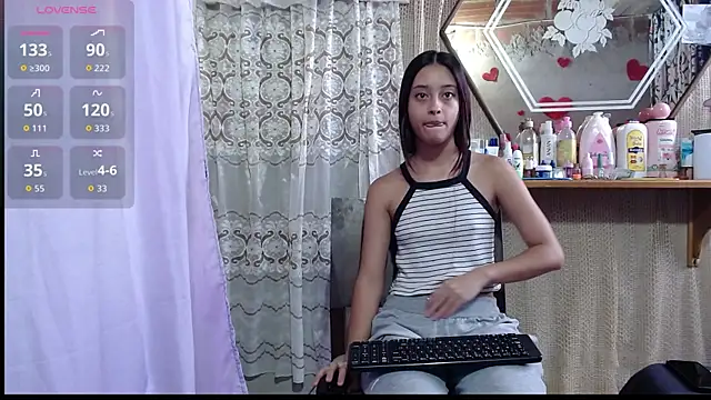 Snapshot of Lunawillis chatting on 09-30-25, 07:52 Lunawillis online show from 09-30-25, 07:52