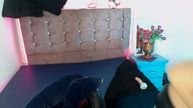 lily jamesx online show from 11-21-25, 02:49