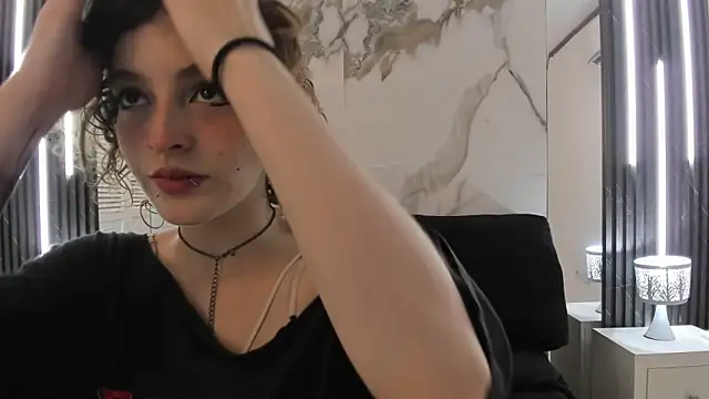 EvaHalsey online show from 09-10-25, 07:25