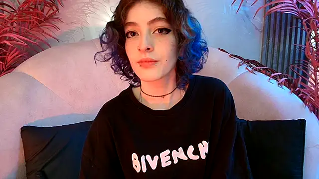 EvaHalsey online show from 10-20-25, 07:36