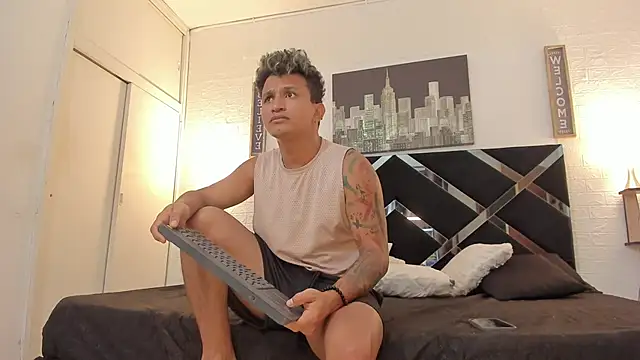 nakedfoam1 online show from 09-23-25, 04:15