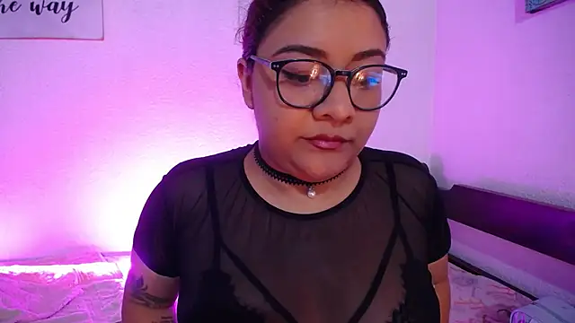 Snapshot of MeghanBurn chatting on 07-16-26, 04:57 MeghanBurn online show from 07-16-26, 04:57