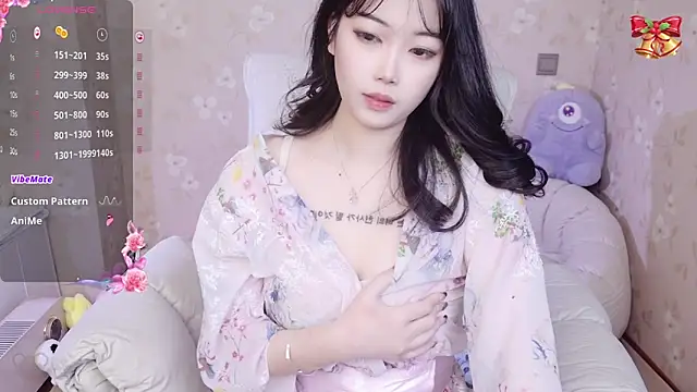 Snapshot of small_bell chatting on 02-10-25, 12:08 small bell online show from 02-10-25, 12:08