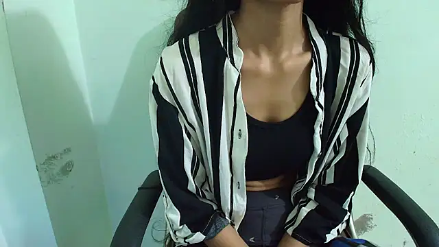 Srabontii online show from 02-17-25, 06:37