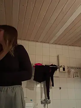 Milla  one online show from 02-17-25, 07:31