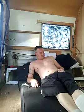 Snapshot of ed44435 chatting on 11-10-25, 04:17 ed44435 online show from 11-10-25, 04:17