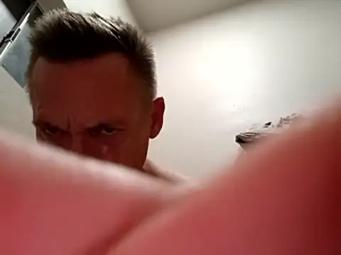 Snapshot of ed44435 chatting on 01-09-26, 04:37 ed44435 online show from 01-09-26, 04:37