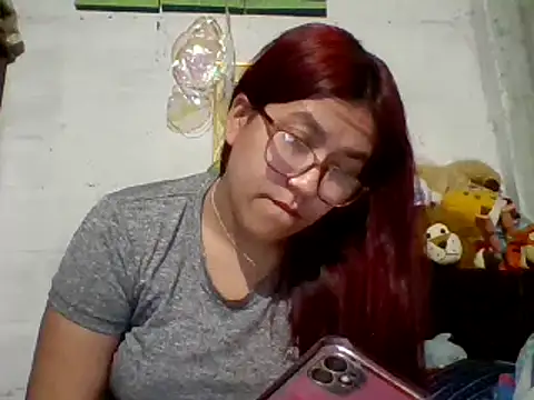 Snapshot of dafne19_ chatting on 12-13-24, 02:32 dafne19 online show from 12-13-24, 02:32
