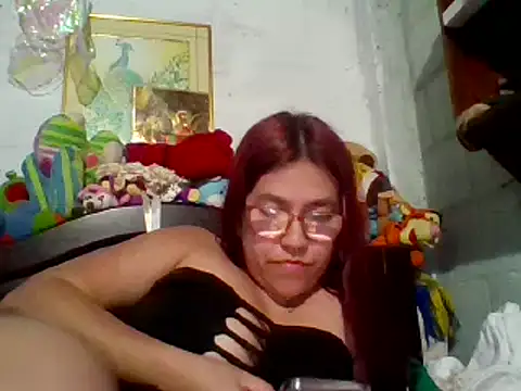 Snapshot of dafne19_ chatting on 12-15-24, 05:23 dafne19 online show from 12-15-24, 05:23