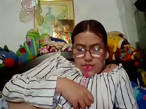 Snapshot of dafne19_ chatting on 12-17-24, 03:17 dafne19 online show from 12-17-24, 03:17