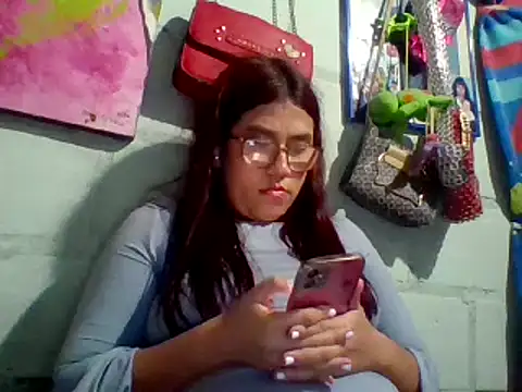 Snapshot of dafne19_ chatting on 01-13-25, 06:49 dafne19 online show from 01-13-25, 06:49
