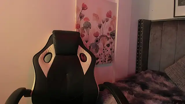 Alaia Cute online show from 09-28-25, 02:17