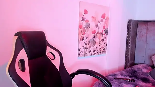 Alaia Cute online show from 10-23-25, 03:06