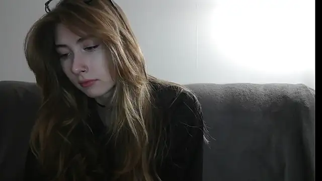 ErikaShyy online show from 12-24-24, 05:02