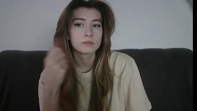 ErikaShyy online show from 01-21-25, 01:11