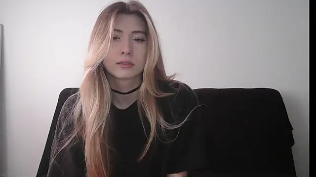 ErikaShyy online show from 10-10-25, 09:41