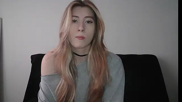 ErikaShyy online show from 10-29-25, 10:50