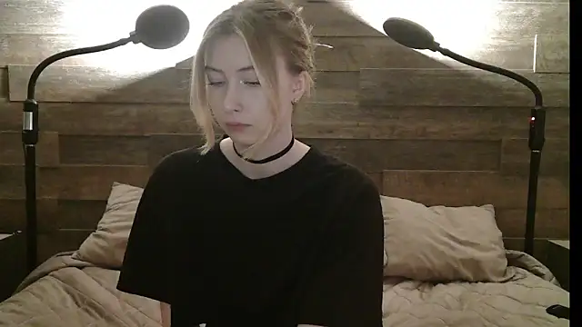 ErikaShyy online show from 12-02-25, 10:42