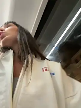 Snapshot of Sophie_Avory chatting on 10-15-25, 06:19 Sophie Avory online show from 10-15-25, 06:19