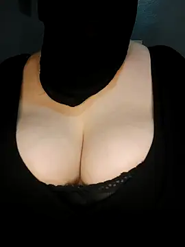 Snapshot of tota_ chatting on 02-18-25, 07:41 tota online show from 02-18-25, 07:41