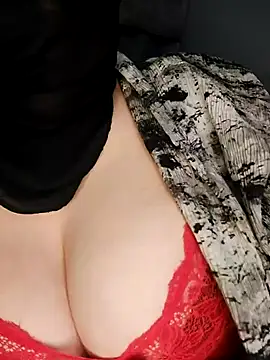 Snapshot of tota_ chatting on 03-22-25, 10:48 tota online show from 03-22-25, 10:48