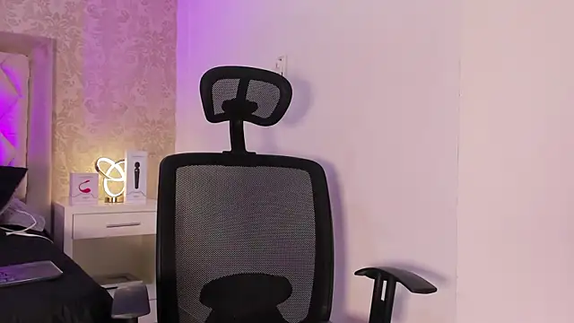 LiaFlowers online show from 03-01-25, 07:51